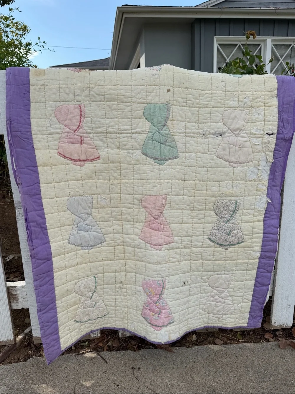 VTG Sunbonnet Sue Baby Lap Quilt Hand Sewn Purple Pastel 35x53 Damaged Cutter